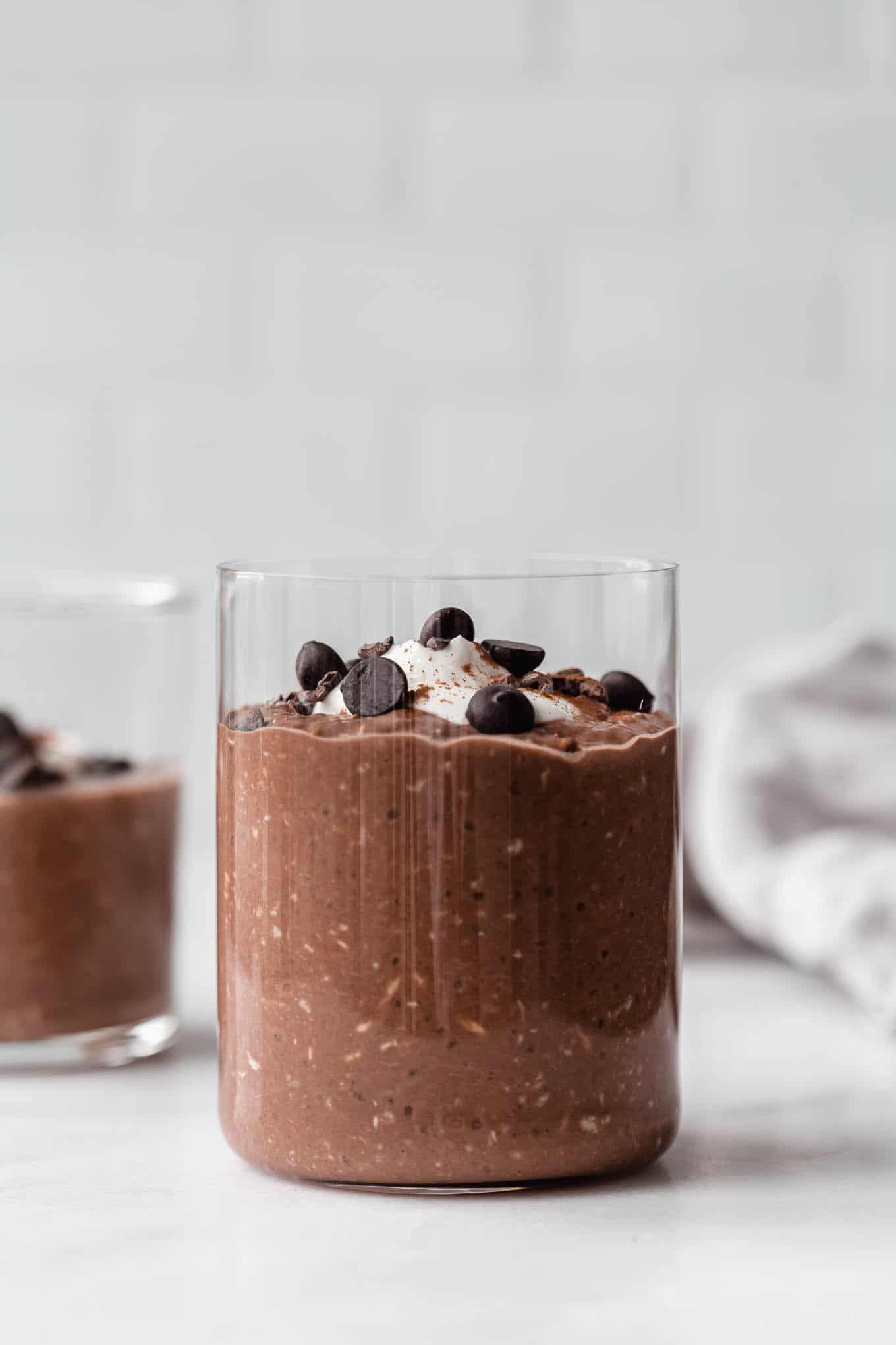 No-Cook Chocolate Chia Overnight Oats: High-Protein Meal Prep
